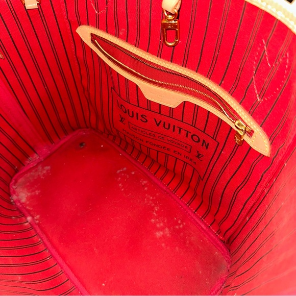 Louis Vuitton Neverfull MM - Picture 13 of 16